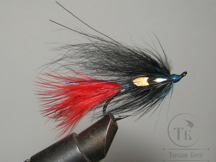 Муха лососевая на одинарном крючке ( 26 ) Black Red SP  Kumho Salmon Black № 6