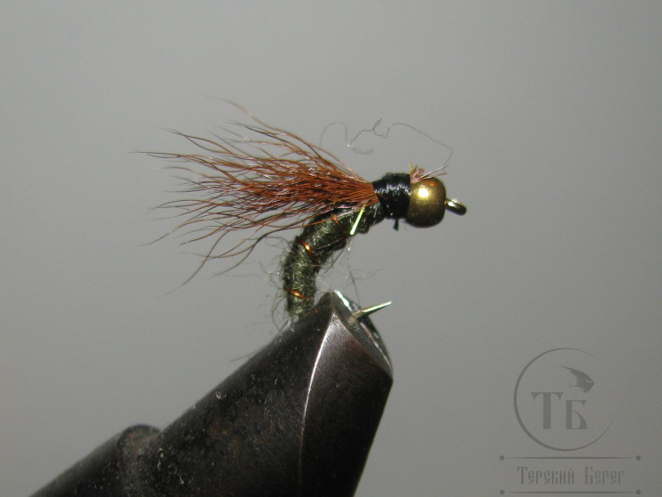 Муха нимфа Scud ( 63 ) Gold Head Olive Brown Emerger крючок Scud № 14