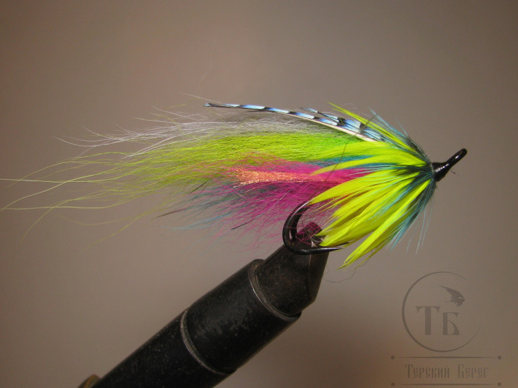 Муха лососёвая на двойнике ( 103 ) Blue Jay Pink Tail Canary Partridge Heavy Double № 2