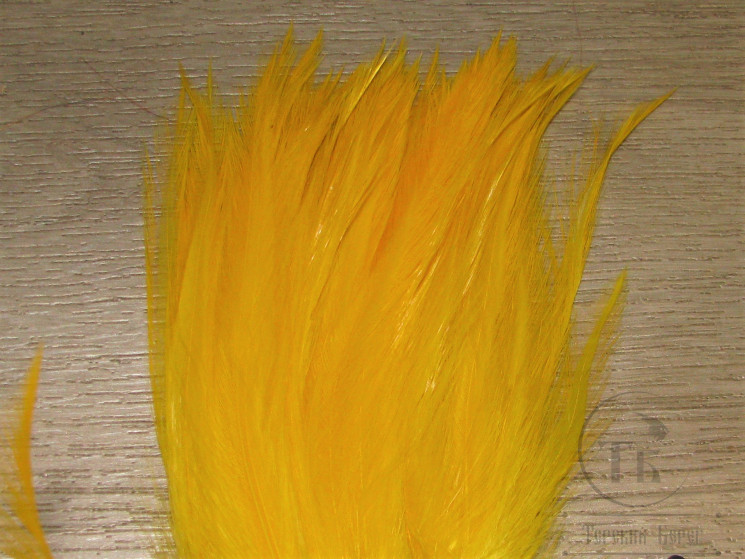 Перо скальпа петуха желтое / Strong neck hackle Yellow 3XL CF