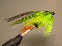 Муха лососёвая скандинавское крыло Robin Hood ( 57 ) Kola Fl. Chartreuse ( медь трубка 1,5 дюйма)