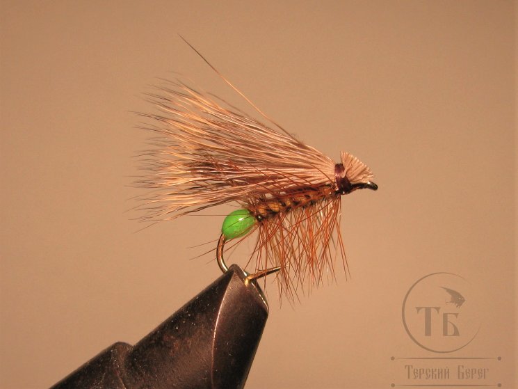 Mуха Caddis ( 10 ) Sedgehog Natur. Fl Green Tag кр. № 14