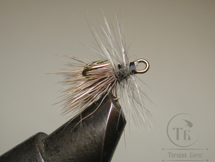 Муха на тройнике "хариус форель" ( 10 ) Deer Nat Gray кр. № 14