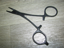 Зажим с ножницами Scissor Clamp 5.5”, Full Black Fly Fishing