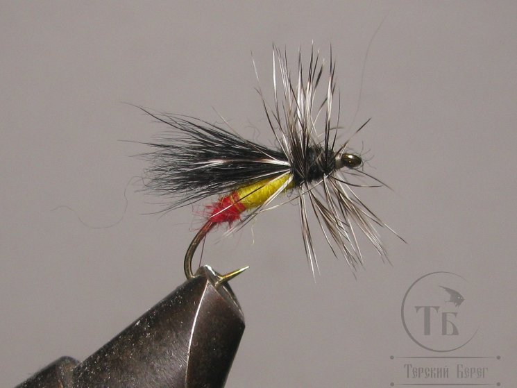 Муха сухая  Stimulator  ( 9 ) Stim Caddis  Black Red крючок № 14  Kumho 
