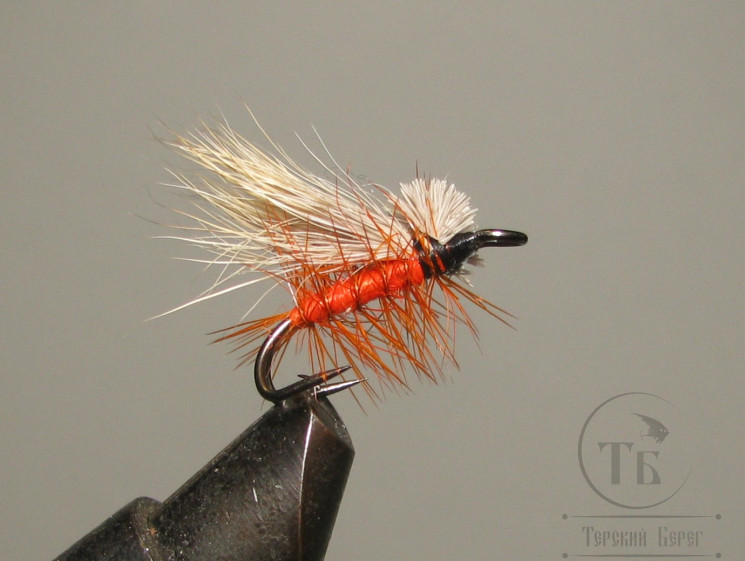 Муха на двойнике (ДВХ № 45)  Caddis ( Dееr Caddis  Natural / Orange body ) двойник Кр. № 10
