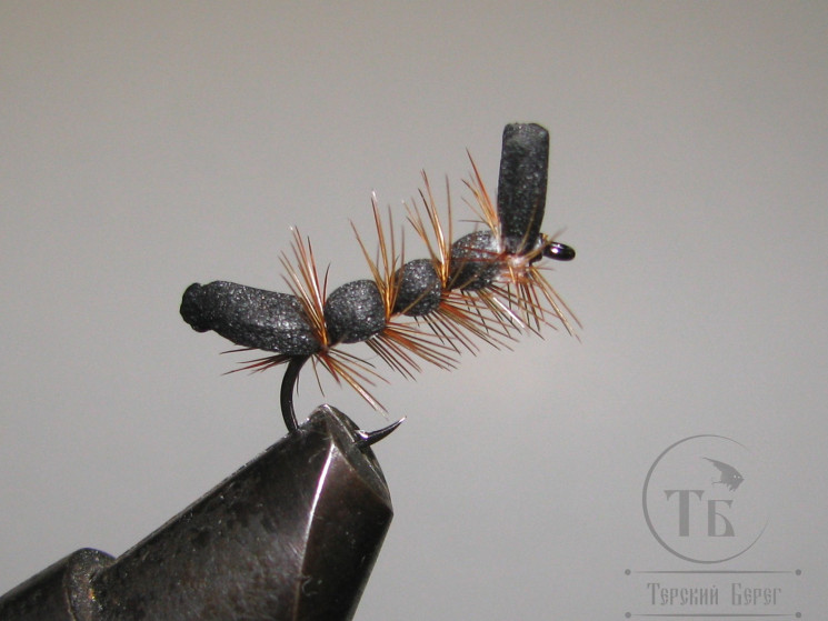 Муха Foam ( 9 ) Caterpillar Black кр. № 12