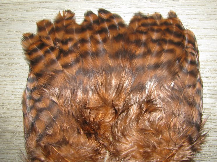 Перо петуха на коже лопаточное гризли коричневый Scapulars Feathers Grizzly Brown