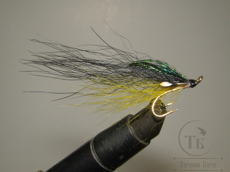 Муха лососевая на золотом двойнике ( 16 ) Golden Killer Var Mustad DL Gold № 8