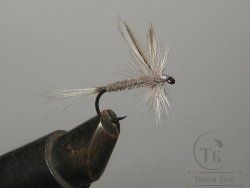 Муха сухая Dry fly Adams 35 " Adams Gray Wing "крючок № 14 ( Kumho )