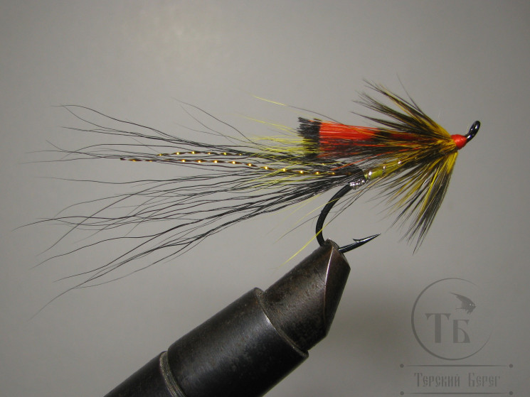 Муха лососевая на одинарном крючке ( 36 ) Tunder Shrimp Kumho Salmon Black № 8