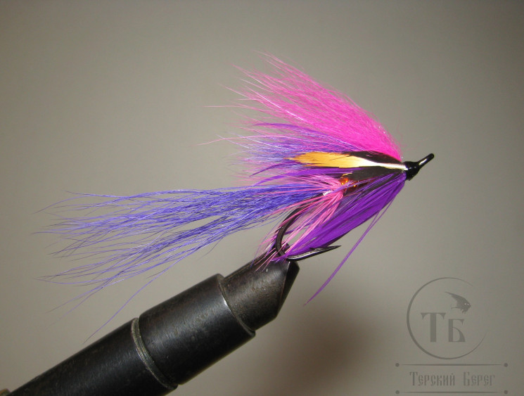 Муха лососёвая на двойнике ( 11 ) Cascade JC Fl. Fair Pink / Purple Partridge Patriot Black №4