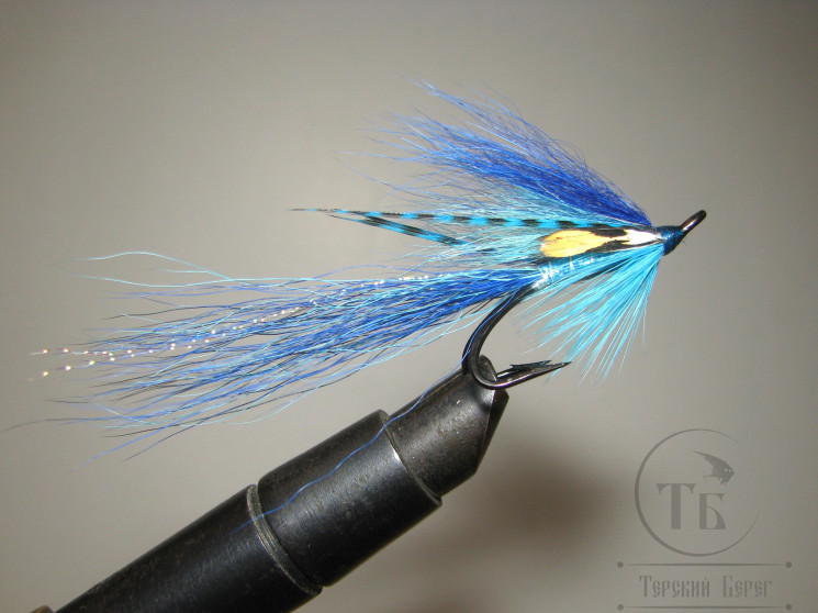 Муха лососёвая на двойнике ( 6 ) Cascade JC Blue / Silver RG Partridge Patriot Black №4