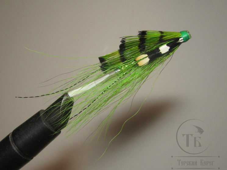  Лососёвая муха Shrimp Англ. крыло ( 28 ) пластик 1,5 дюйма Fl. Green Chart.