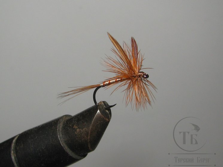 Муха сухая Dry fly Adams 39 " Adams Brown Wing "крючок № 14 ( Kumho )
