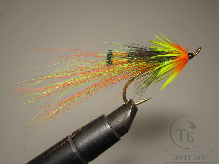 Муха лососевая на одинарном крючке ( 18 ) Shrimp Chartreuse Cascade Kumho Salmon Gold № 1/0