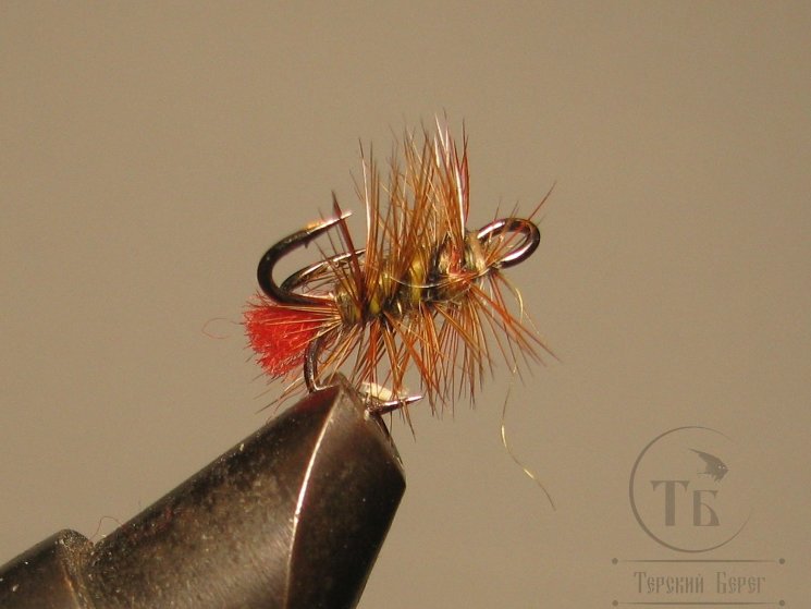 Муха на тройнике "хариус форель" ( 54 ) Plm. Olive Red Tag кр. №14
