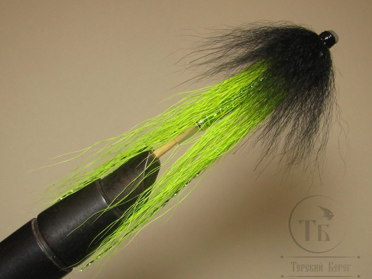 Муха лососёвая английское крыло WG Tube ( 13 ) Plastic 1 1/2 дюйма Black / Fl. Green Chartreuse ( чёрно шартрезная )