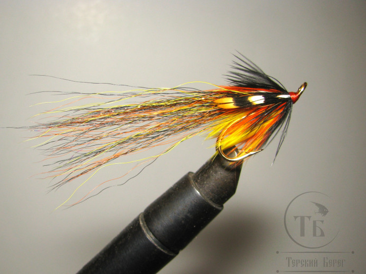 Муха лососевая на золотом двойнике ( 57 ) Willie Gun Mustad DL Gold № 4