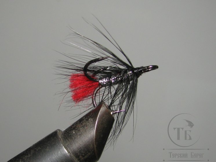 Муха на тройнике "хариус форель" ( 66 ) Black Red Tag кр. №6