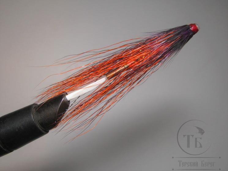 Муха лососёвая с "английским крылом" WG tube Mt. ( 9 ) D 2,6 медь 1 1/2 дюйма Fiery Phatakorva